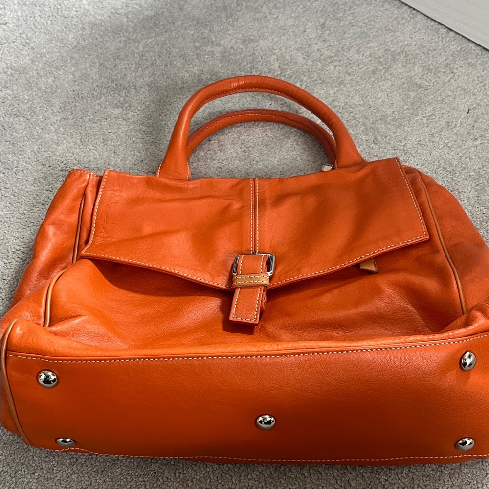 Innue Elegant Orange Leather Satchel